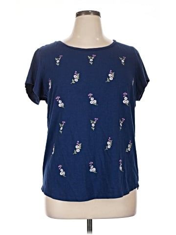 Liz Claiborne Short Sleeve T-Shirt (view 1)