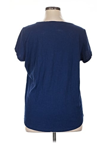 Liz Claiborne Short Sleeve T-Shirt (view 2)