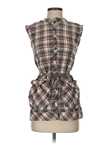Generra Sleeveless Button-Down Shirt (view 1)