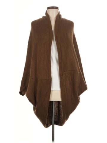 Harve Benard Poncho (view 1)
