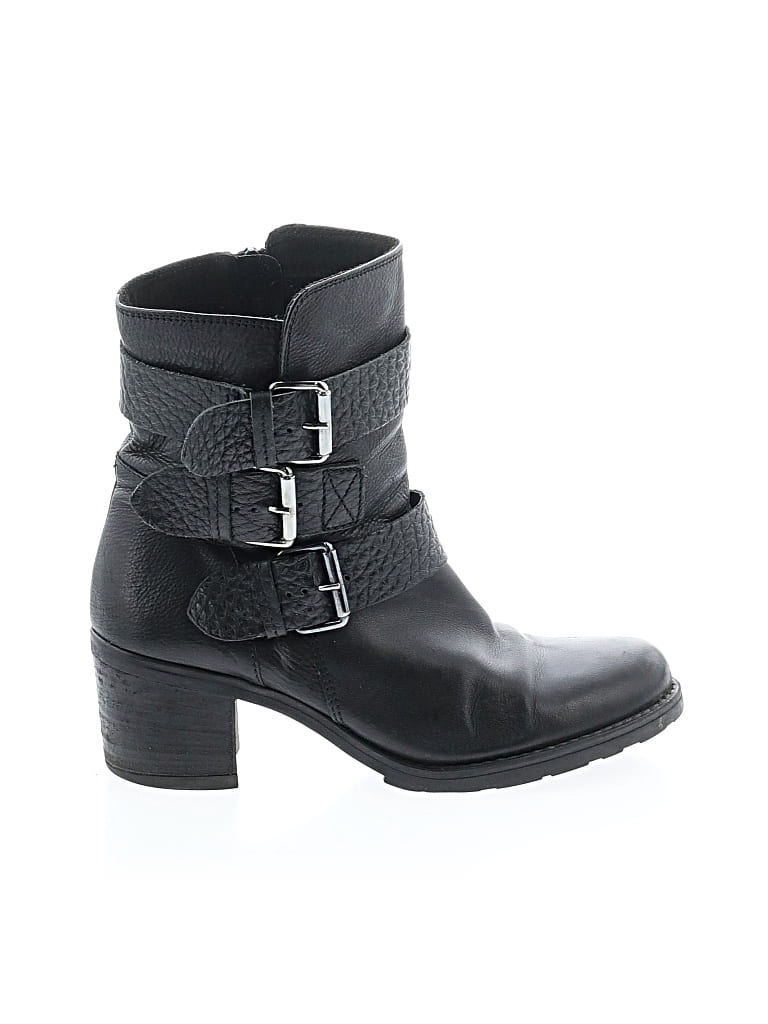 Pre-owned Clarks Ankle Boots In Black
