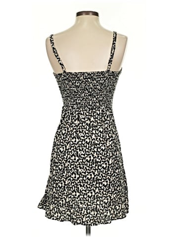 Old Navy Casual Dress (view 2)