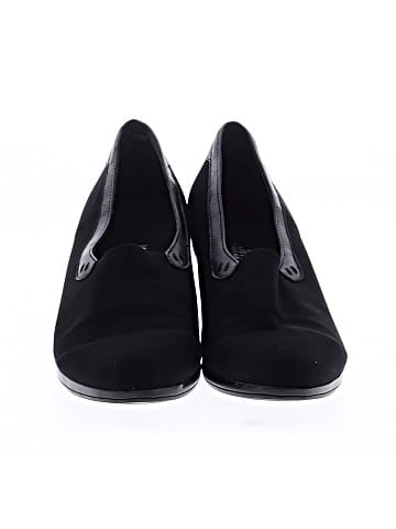 Munro American Heels (view 2)