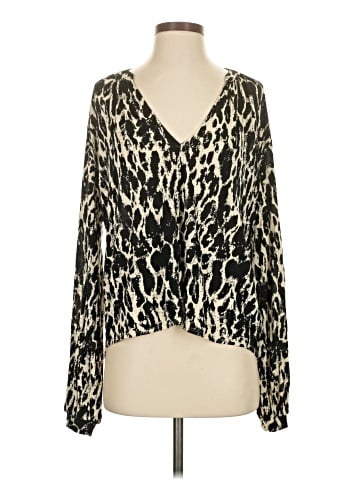 Urban Outfitters Long Sleeve T-Shirt (view 1)