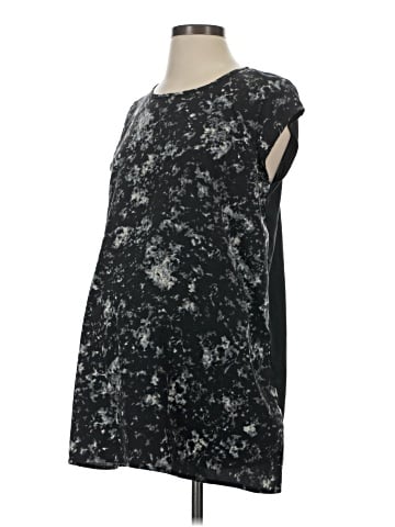 Liz Lange Maternity Sleeveless T-Shirt (view 1)