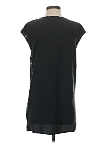 Liz Lange Maternity Sleeveless T-Shirt (view 2)