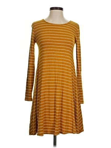 Old Navy Casual Dress (view 1)