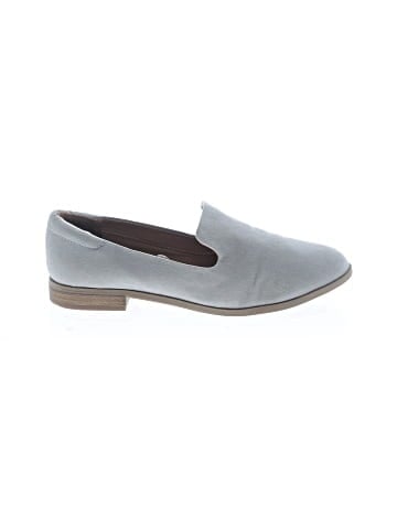 Universal Thread Flats (view 1)
