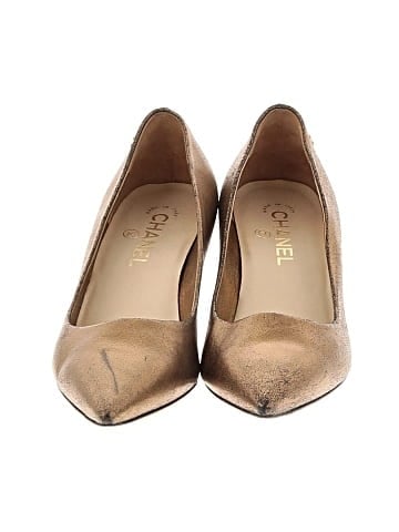 Chanel Leather pumps (view 2)