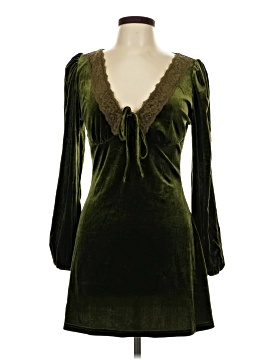 green emerald velvet dress Amazon.com: CIDER Velvet Dress for Women Midi Solid Knot Scoop Neckline  Sleeveless Cocktail Party Evening Dress Green : Clothing, Shoes & Jewelry