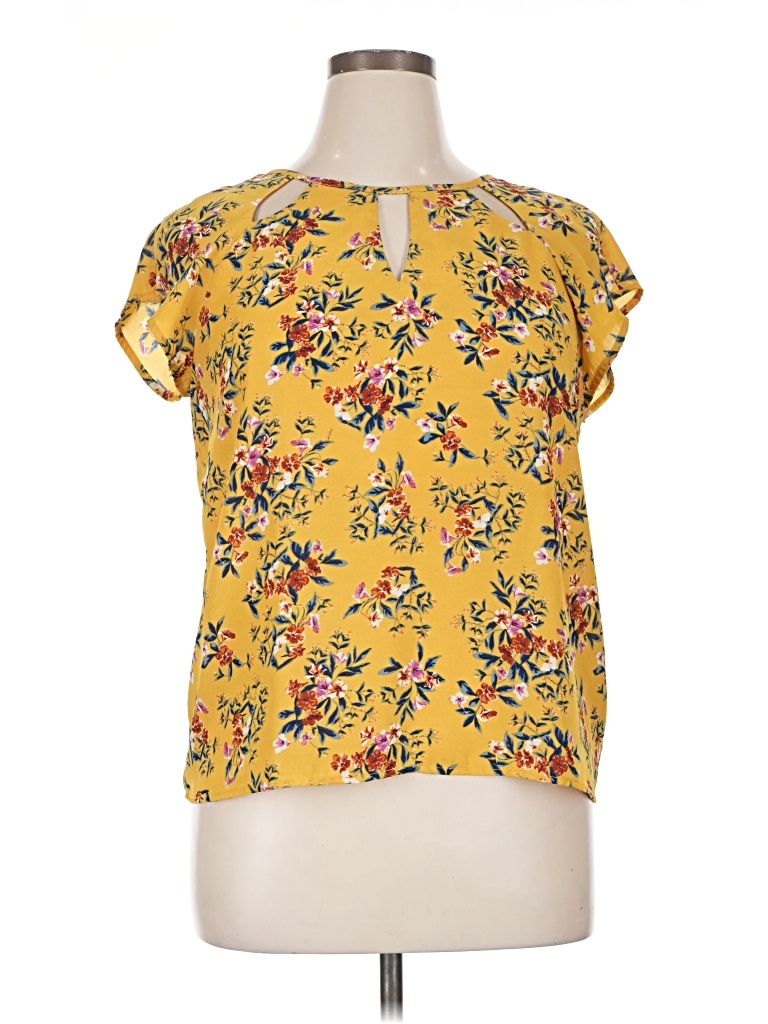 Pre-owned Lily White Short Sleeve Blouse In Yellow