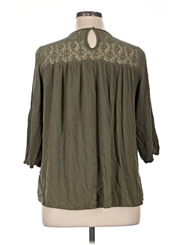 Liz Lange Maternity for Target 3/4 Sleeve Blouse (view 2)