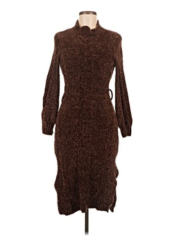 Harlow & Rose Casual Dress (view 1)