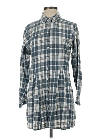 Tulip 3/4 Sleeve Button-Down Shirt (view 1)