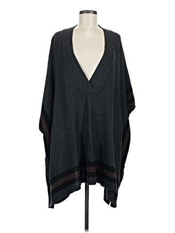 Hinge Poncho (view 1)
