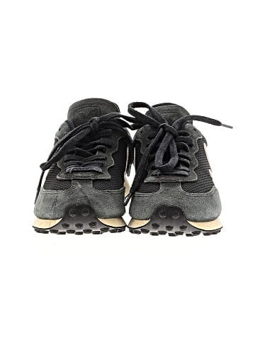 VEJA Sneakers (view 2)