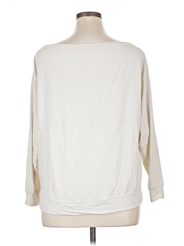 Lululemon Athletica 3/4 Sleeve T-Shirt (view 2)