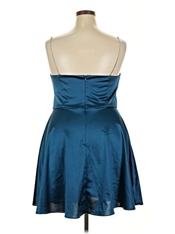 Jules & Cleo Cocktail Dress (view 2)