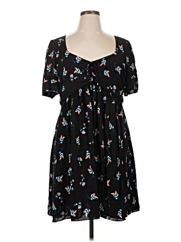 Diane von Furstenberg Casual Dress (view 1)