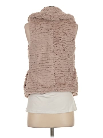 Me Jane Faux Fur Vest (view 2)