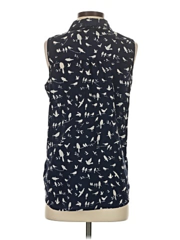 Olive and Oak Sleeveless Button-Down Shirt (view 2)