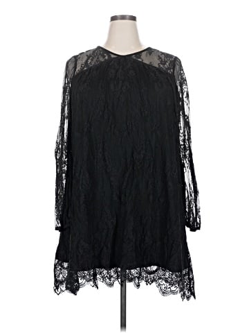 Xhilaration Cocktail Dress (view 1)