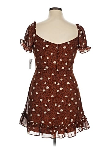 B. Smart Short Sleeve Top (view 2)