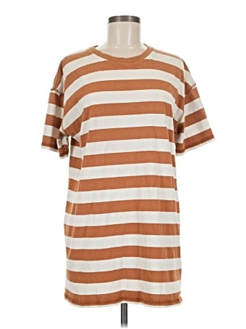 Urban Outfitters Short Sleeve T-Shirt (view 1)
