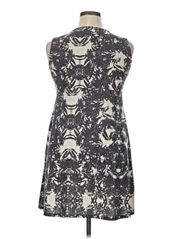 Daisy Fuentes Casual Dress (view 2)