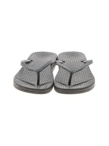 Unbranded Flip Flops (view 2)