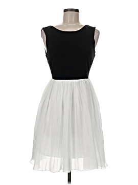 Used Black And White Dresses On Sale Up To 90% Off | ThredUp