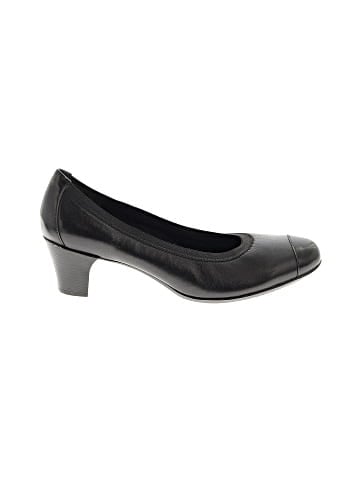 Munro American Heels (view 1)