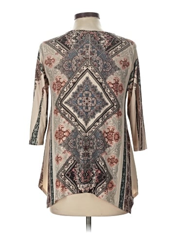 One 3/4 Sleeve Top (view 2)