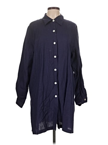Dialogue 3/4 Sleeve Button-Down Shirt (view 1)