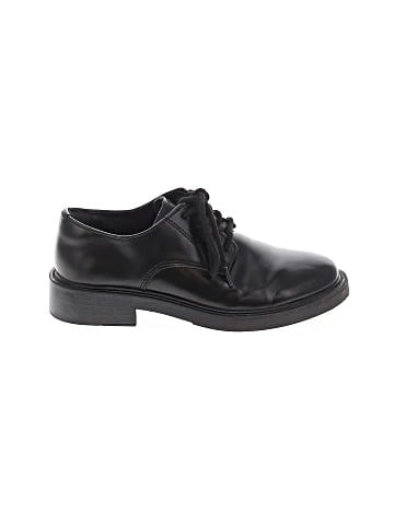 Zara Flats (view 1)