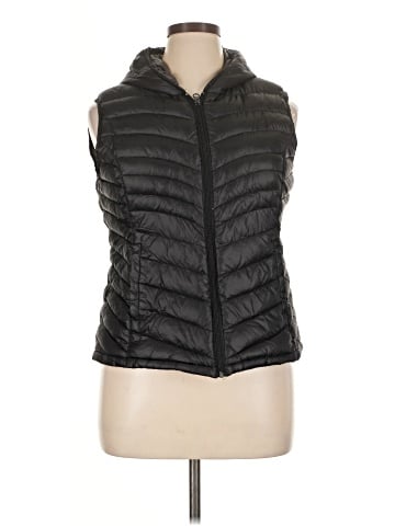 B by Bernardo Vest (view 1)