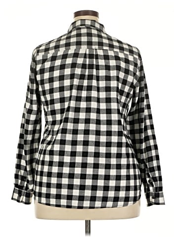 Croft & Barrow Long Sleeve Button-Down Shirt (view 2)