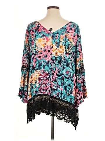 La Vanya 3/4 Sleeve Blouse (view 2)