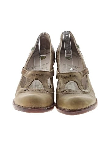 El Naturalista Flats (view 2)