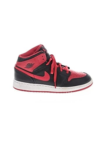 Air Jordan 1 Mid Alternate Bred (2022) (GS) Sneakers (view 1)