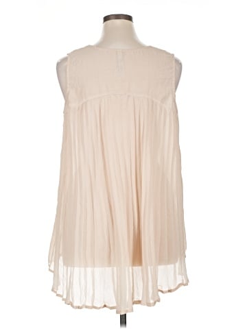 Melissa McCarthy Seven7 Sleeveless T-Shirt (view 2)
