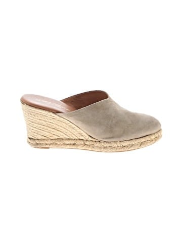 Andre Assous Flats (view 1)