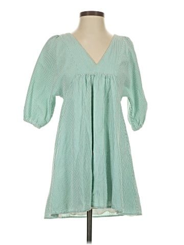 Urban Outfitters Casual Dress (view 1)
