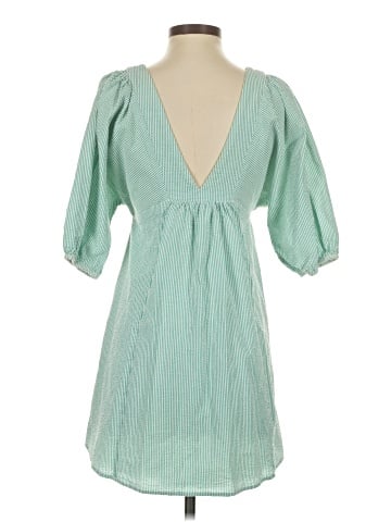 Urban Outfitters Casual Dress (view 2)