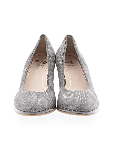 Ara Heels (view 2)
