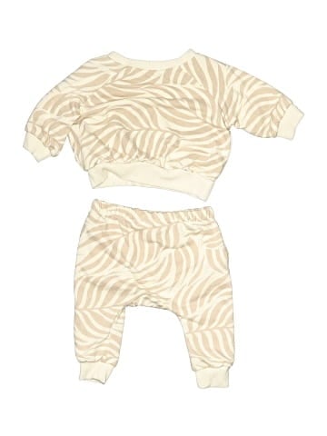 Jessica Simpson Short Sleeve Outfit (view 2)