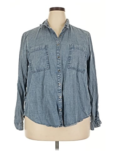 Maurices Long Sleeve Button-Down Shirt (view 1)
