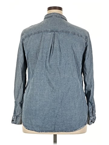 Maurices Long Sleeve Button-Down Shirt (view 2)