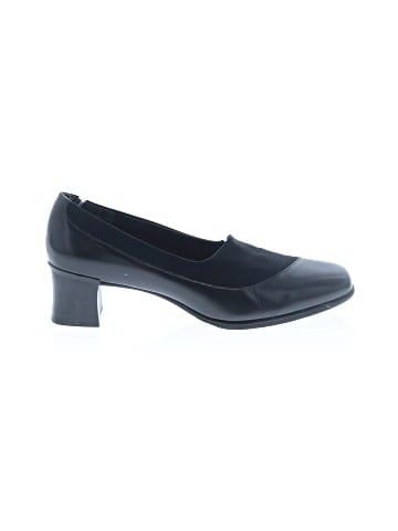 Munro American Heels (view 1)
