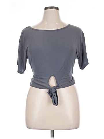 Victoria's Secret Short Sleeve T-Shirt (view 1)